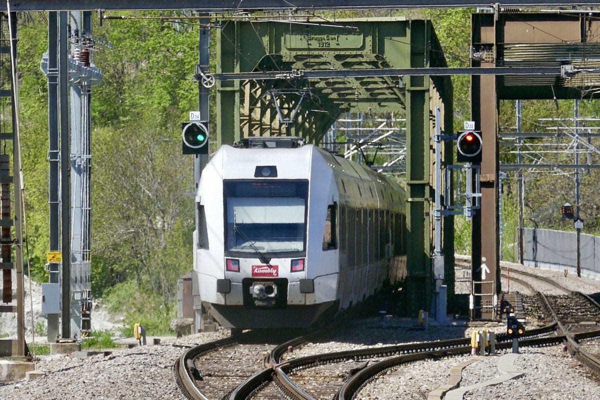 KAmbly Lötschi RABe 535 115  Trubschachen II  verlässt am 15.4.20 Brig.