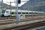 Die BLS MIKA RABe 528 123 die am 8.11.22 beim Bahnhof Brig steht.
