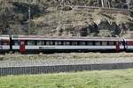 Der B 50 85 21-75 237-0 mit neuer Lackierung am IR am 24.3.20 bei Gamsen.