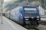 Die Re 460 078 mit Nendaz Vollwerbung am 17.8.23 im Bahnhof Visp.