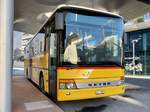 Setfa 313 UL vom PU Autotour GmbH am 16.1.20 auf dem Bahnhofplatz Visp.