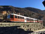 GGB Bhe 4/6 3082 am 29.12.16 kur vor der Ankunft in Zermatt.
